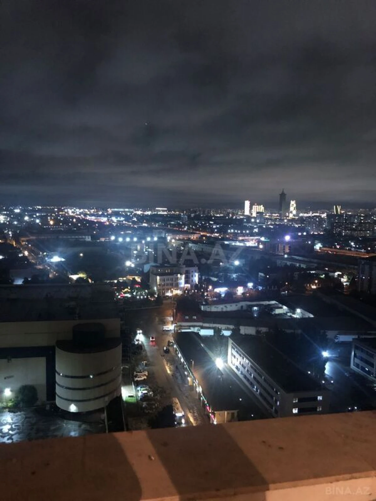 Satılır 3 otaqlı mənzil 104 m²