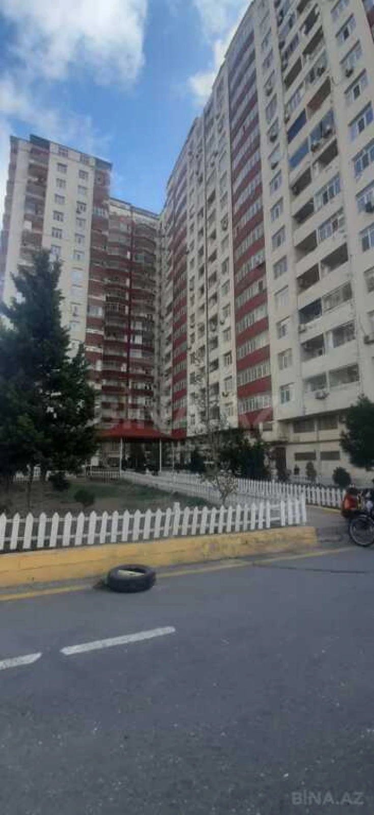 Satılır 3 otaqlı mənzil 104 m²
