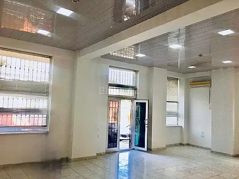 Satılır obyekt 137 m²