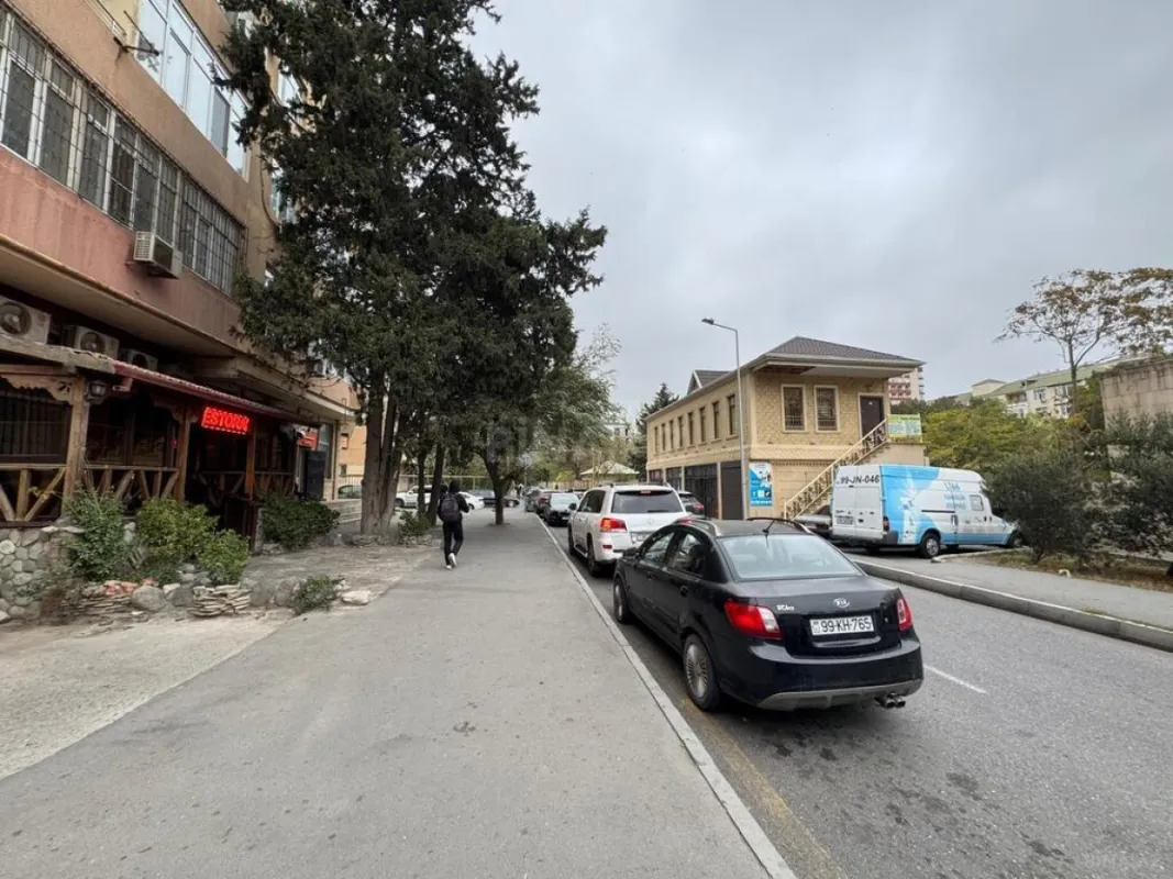 Satılır obyekt 137 m²