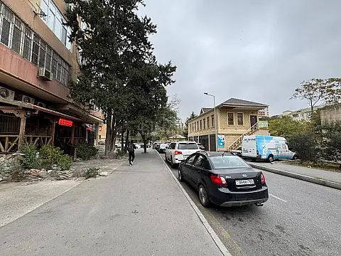 Satılır obyekt 137 m²