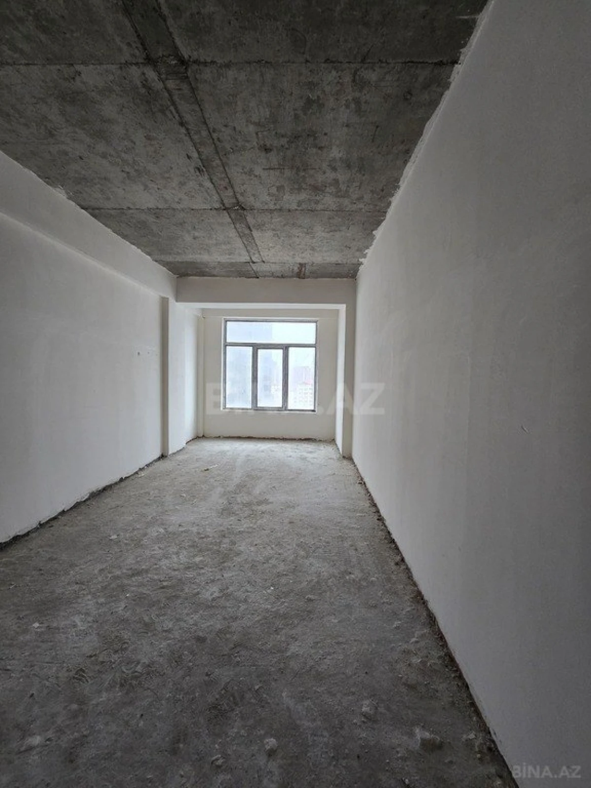 Satılır 3 otaqlı mənzil 121 m²