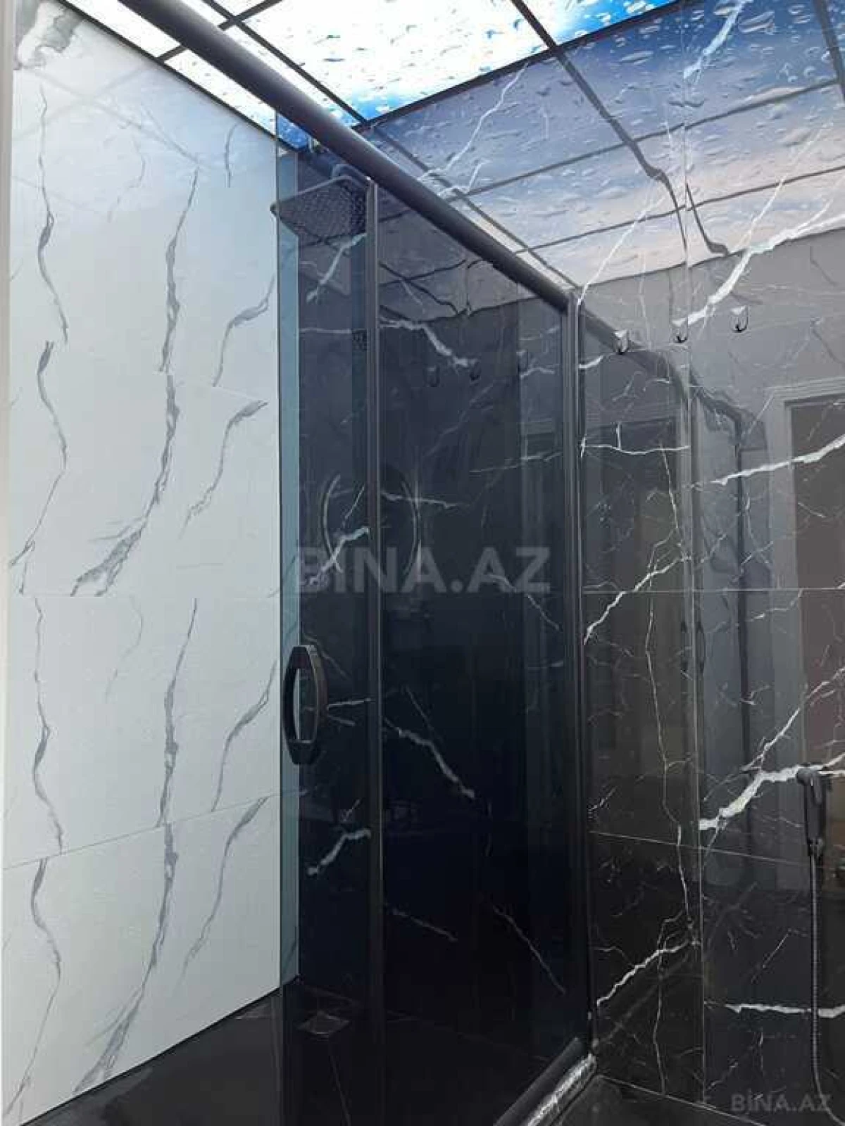 Satılır 4 otaqlı mənzil 155 m²