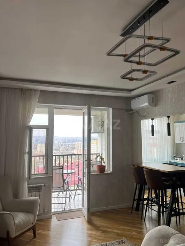 Satılır 4 otaqlı mənzil 155 m²