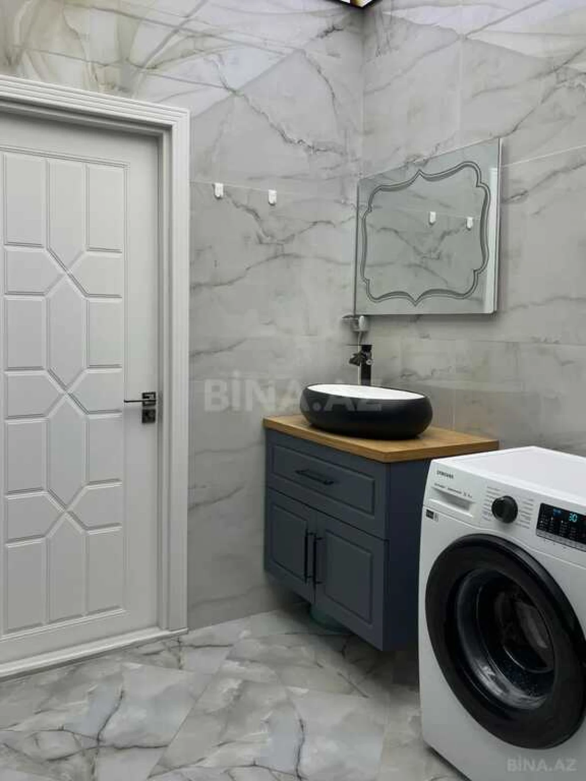 Satılır 4 otaqlı mənzil 155 m²