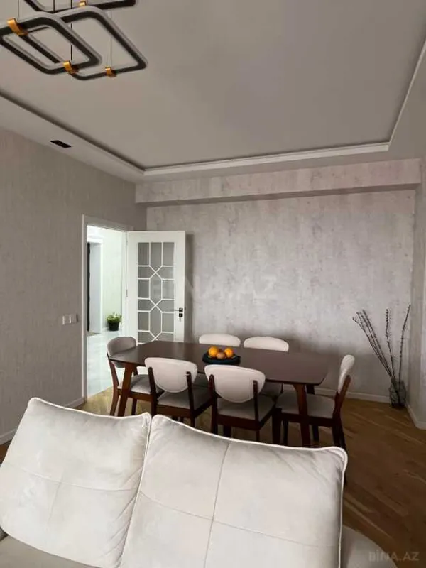 Satılır 4 otaqlı mənzil 155 m²