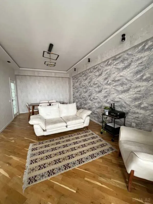 Satılır 4 otaqlı mənzil 155 m²