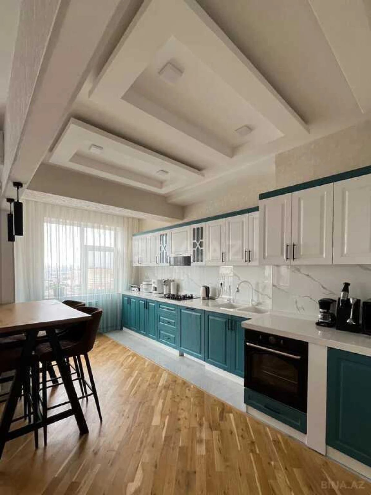 Satılır 4 otaqlı mənzil 155 m²