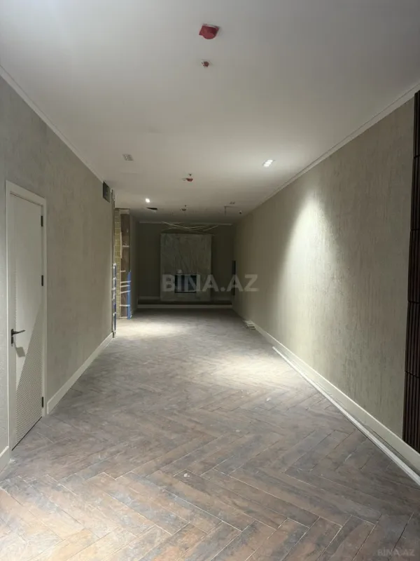 Satılır 6 otaqlı mənzil 290 m²