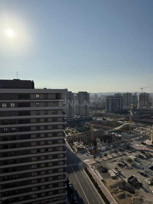 Satılır 6 otaqlı mənzil 290 m²