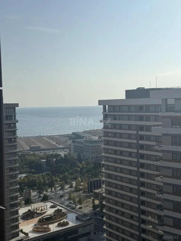 Satılır 6 otaqlı mənzil 290 m²