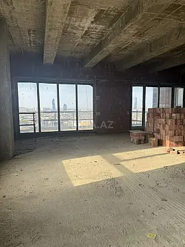 Satılır 6 otaqlı mənzil 290 m²