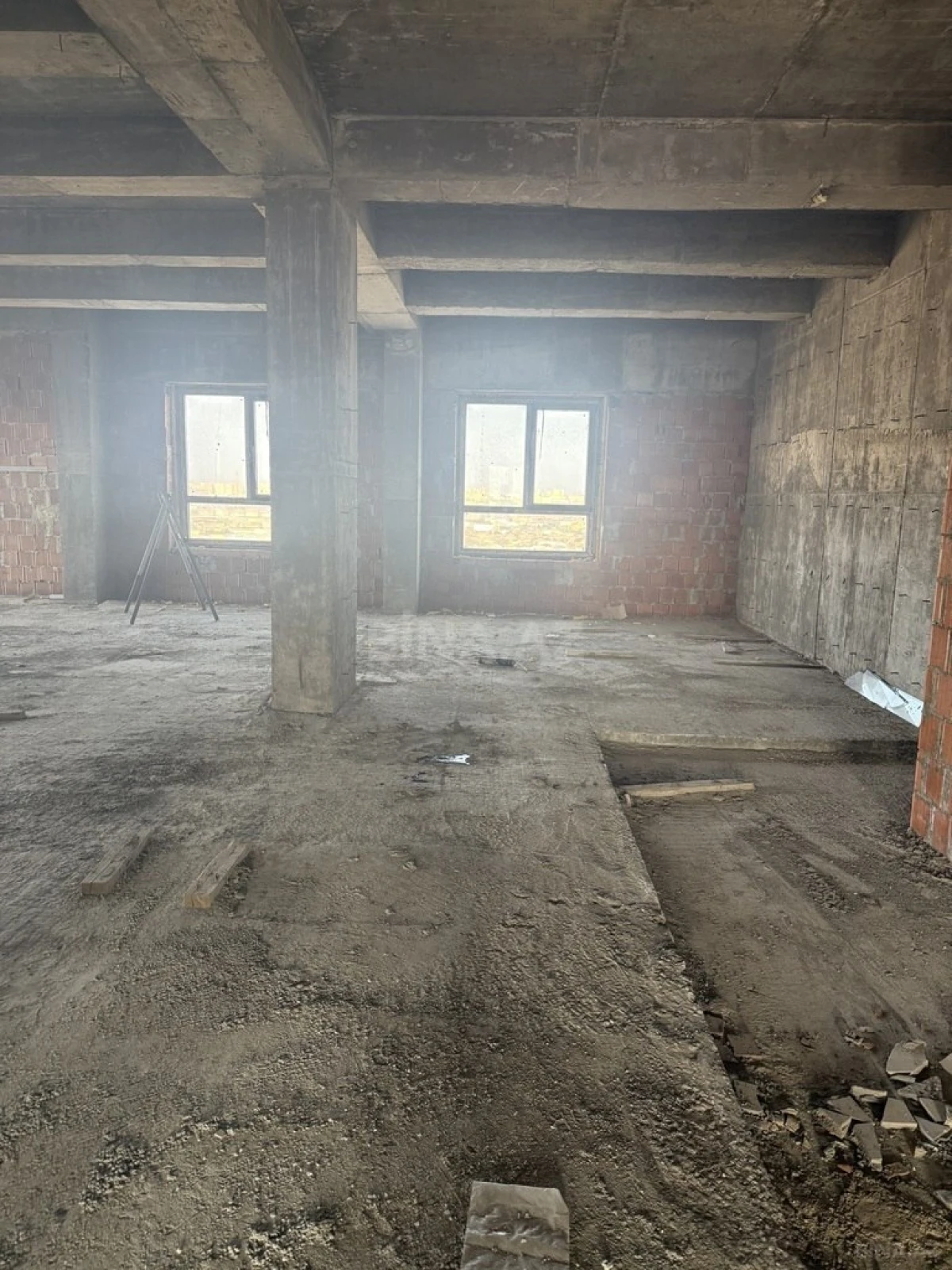 Satılır 6 otaqlı mənzil 290 m²