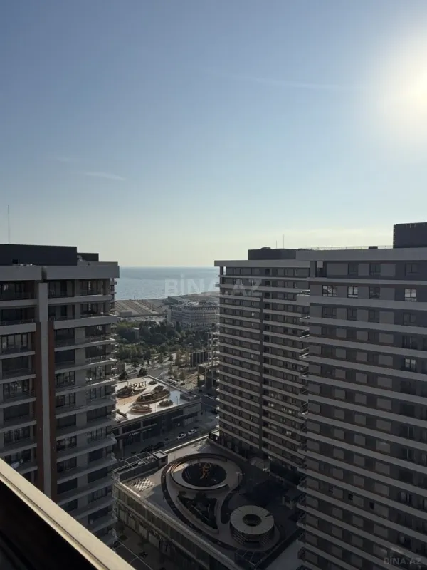 Satılır 6 otaqlı mənzil 290 m²