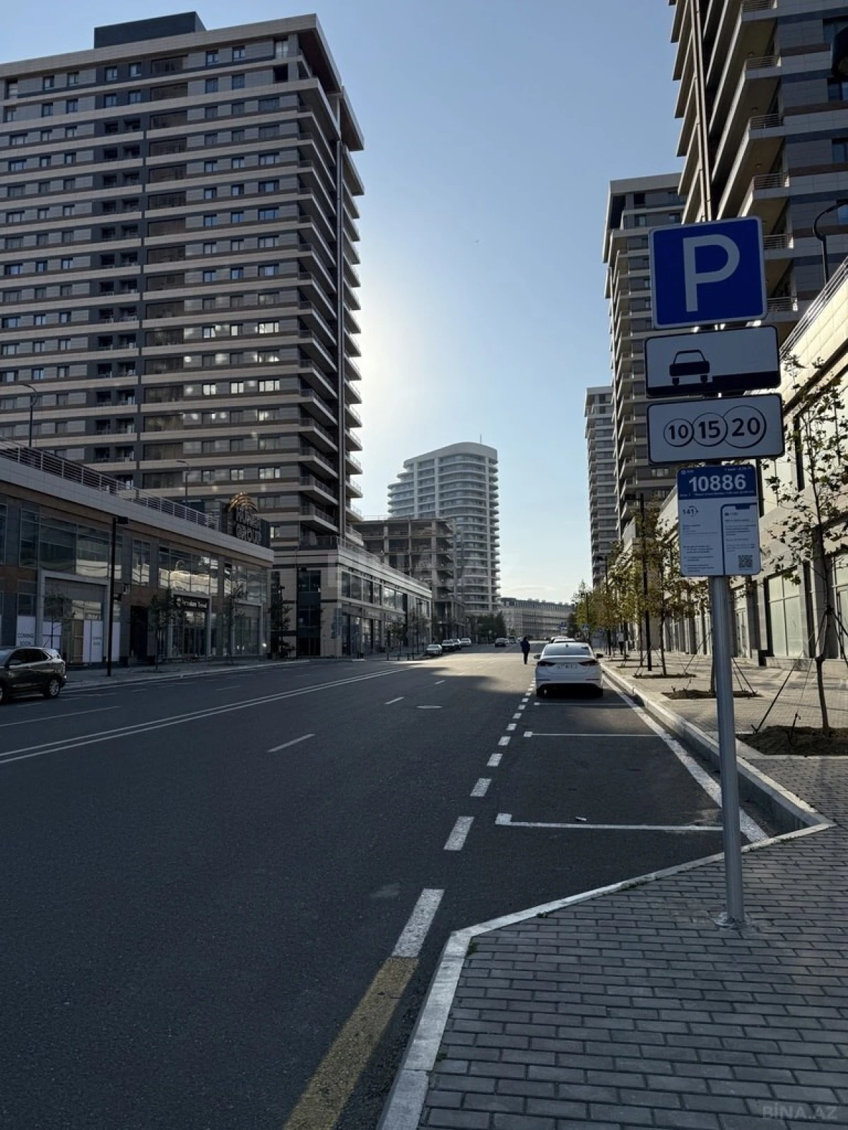 Satılır 6 otaqlı mənzil 290 m²