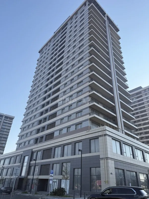 Satılır 6 otaqlı mənzil 290 m²