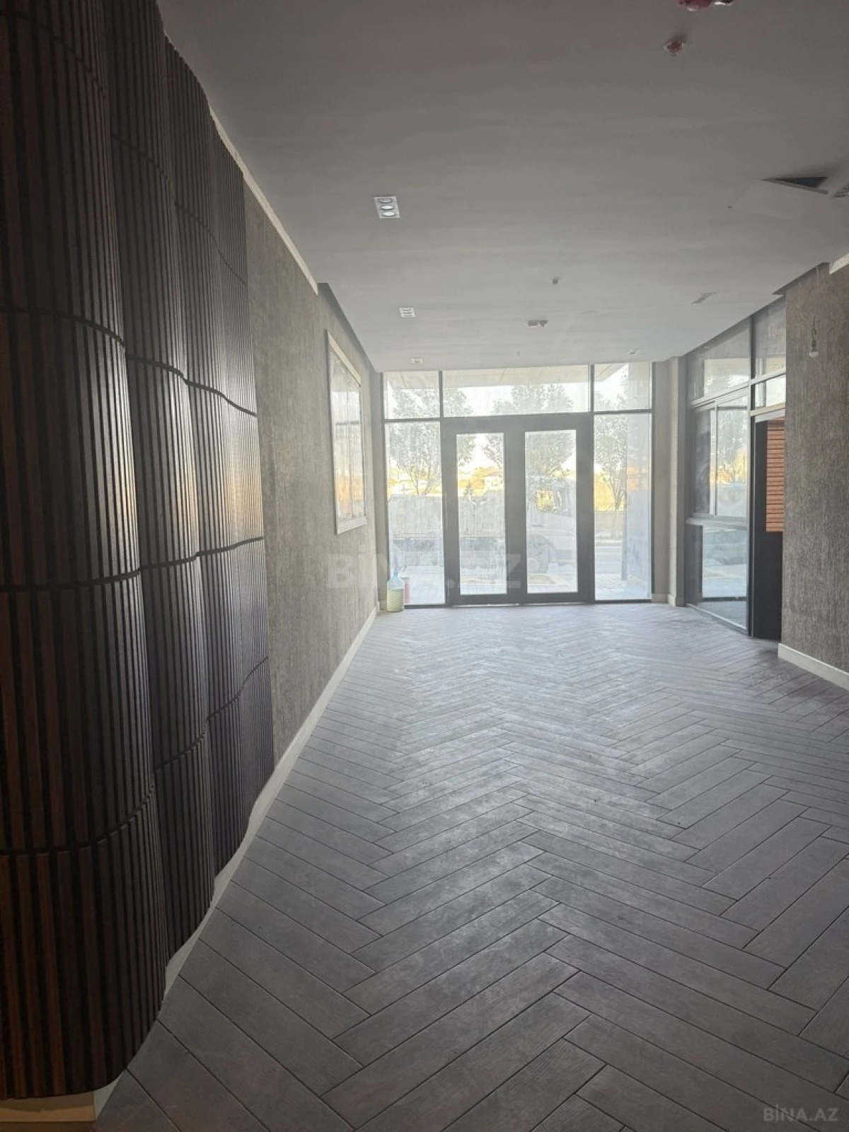 Satılır 6 otaqlı mənzil 290 m²
