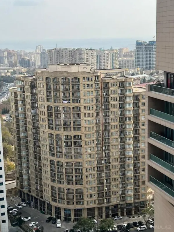 Satılır 2 otaqlı mənzil 105 m²