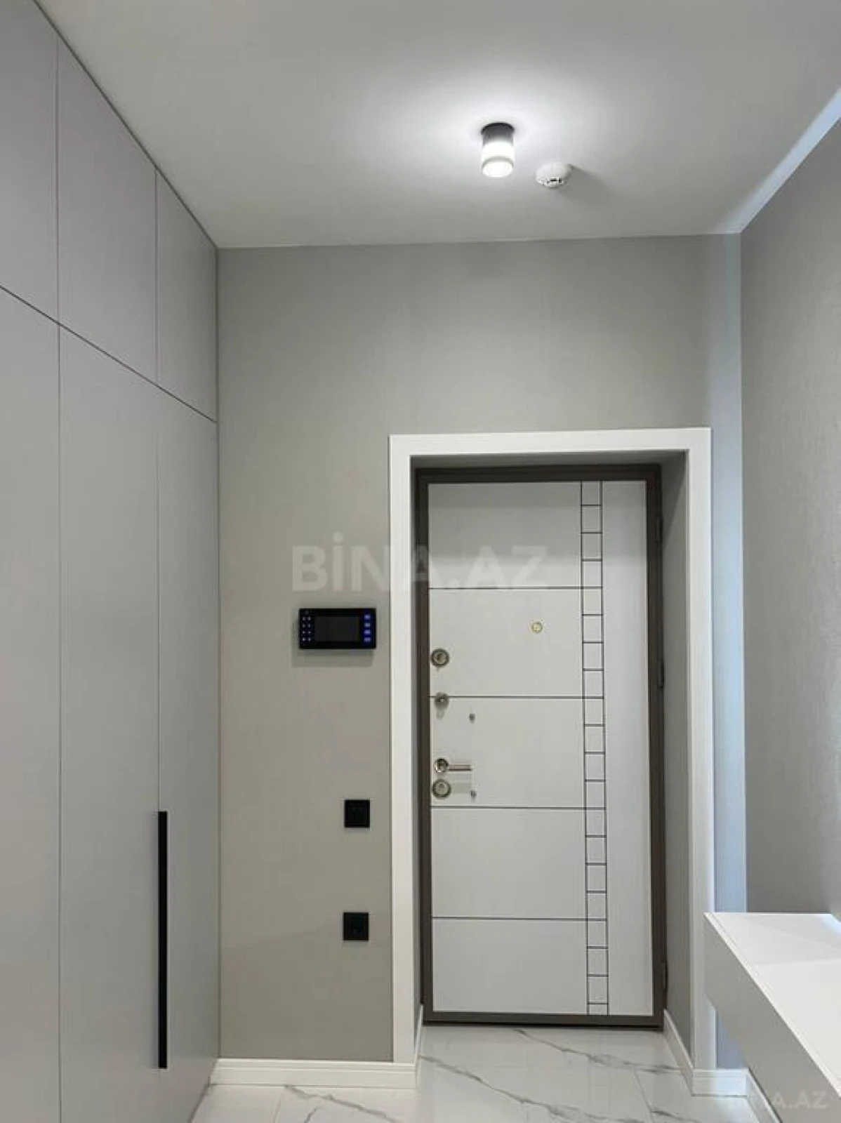 Satılır 2 otaqlı mənzil 105 m²