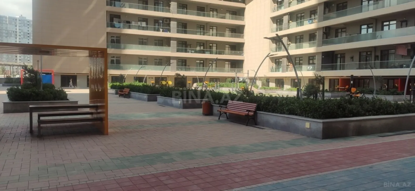 Satılır 2 otaqlı mənzil 105 m²