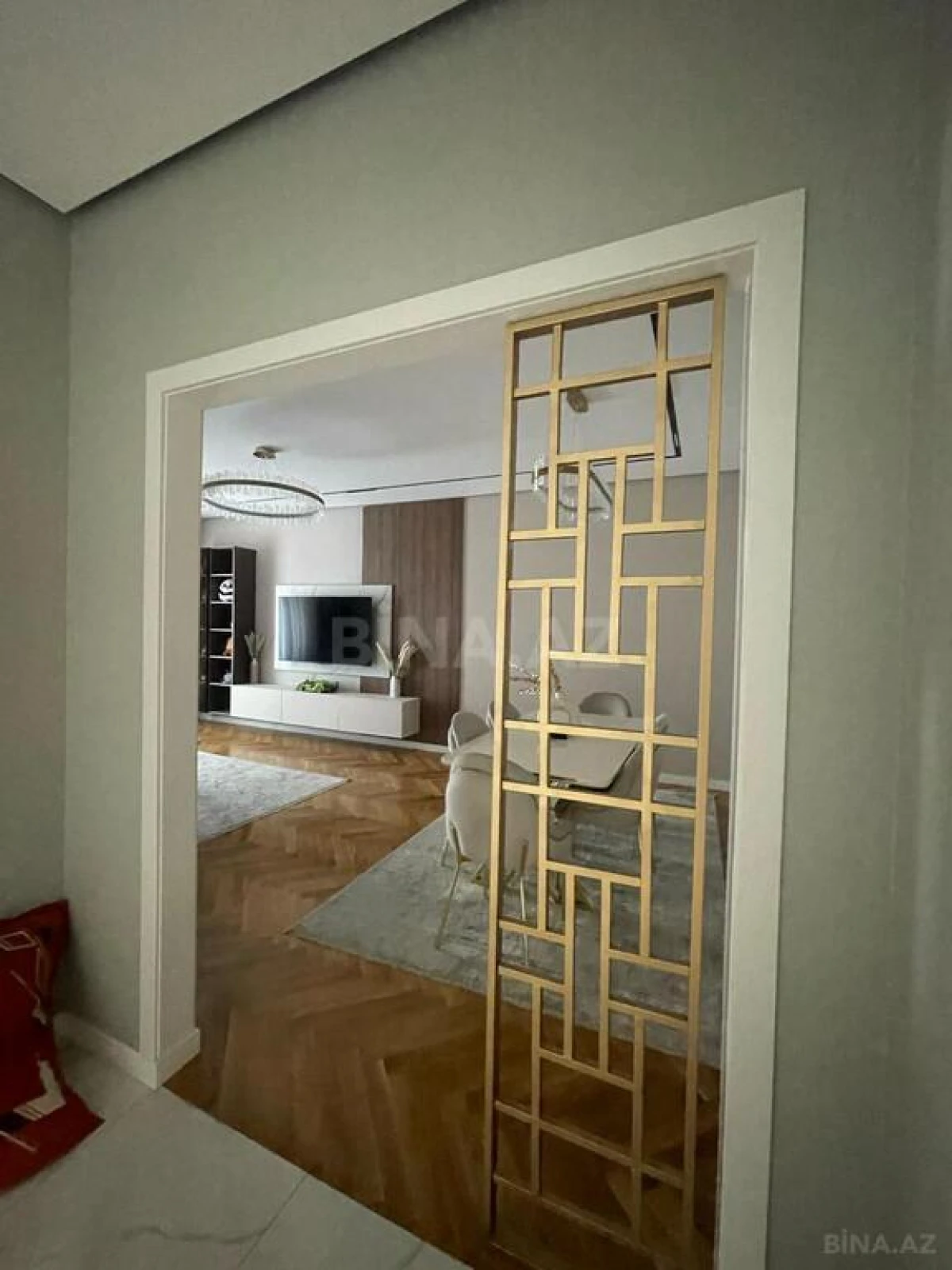 Satılır 2 otaqlı mənzil 105 m²