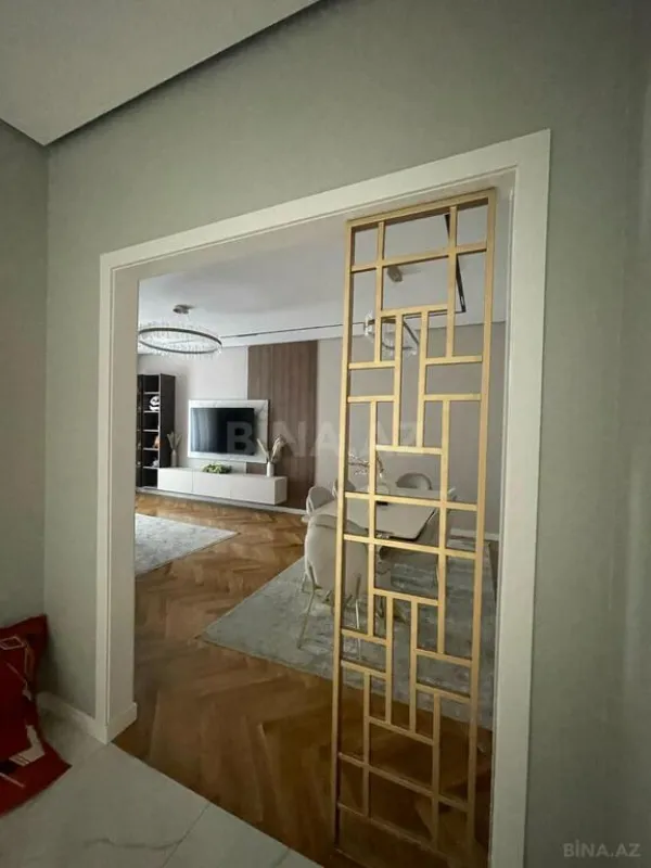 Satılır 2 otaqlı mənzil 105 m²