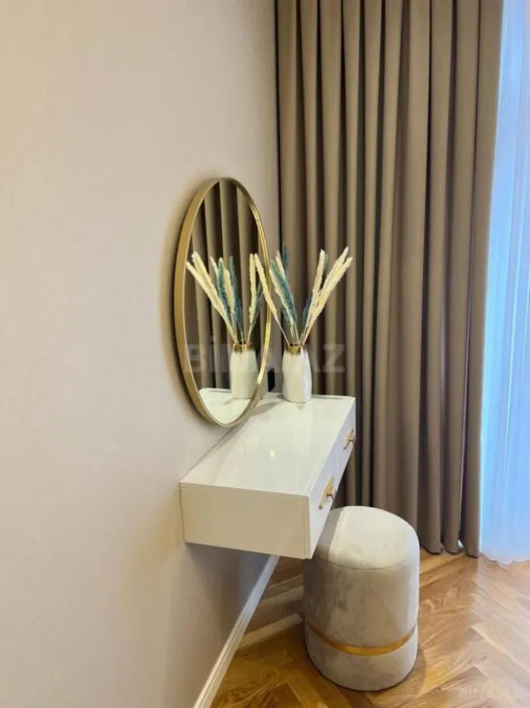 Satılır 2 otaqlı mənzil 105 m²