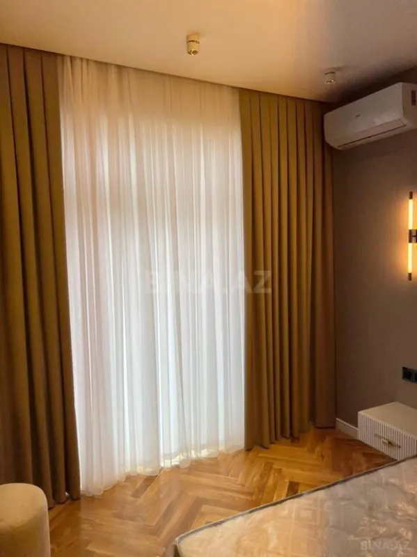Satılır 2 otaqlı mənzil 105 m²