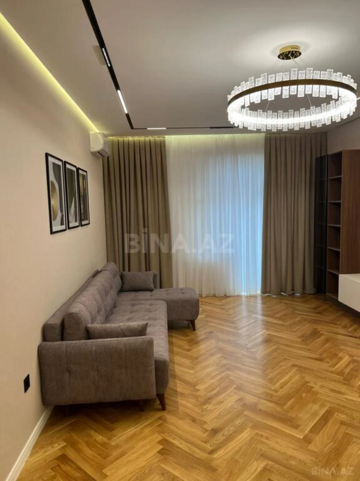 Satılır 2 otaqlı mənzil 105 m²