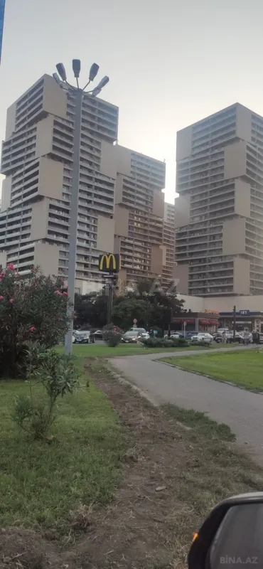 Satılır 2 otaqlı mənzil 105 m²