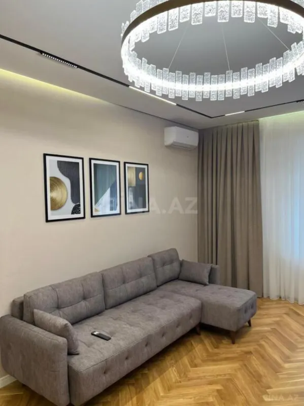 Satılır 2 otaqlı mənzil 105 m²
