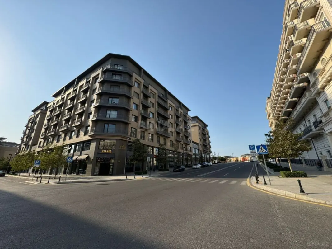 Satılır 3 otaqlı mənzil 129 m²