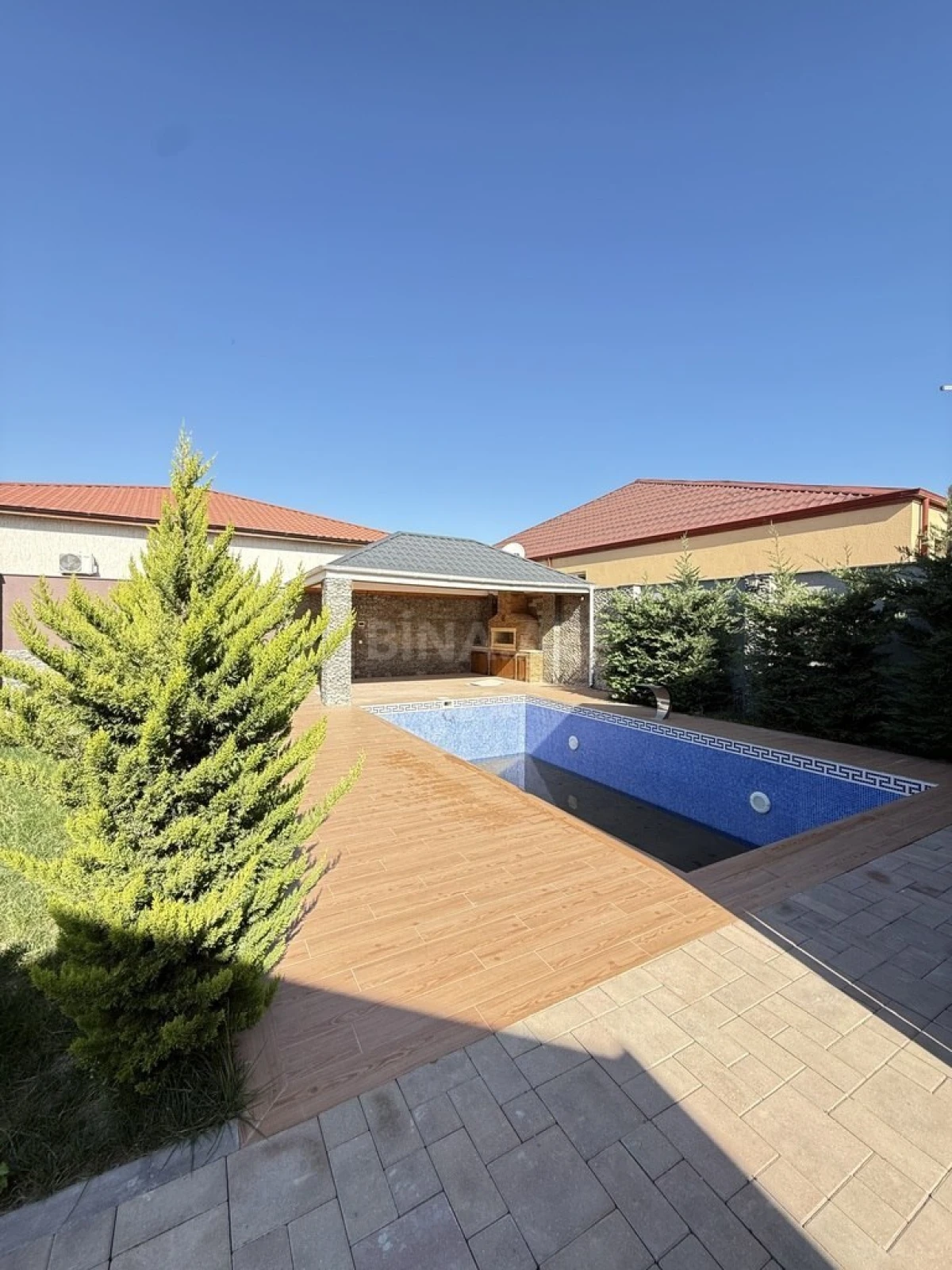 Satılır 4 otaqlı həyət evi 180 m²