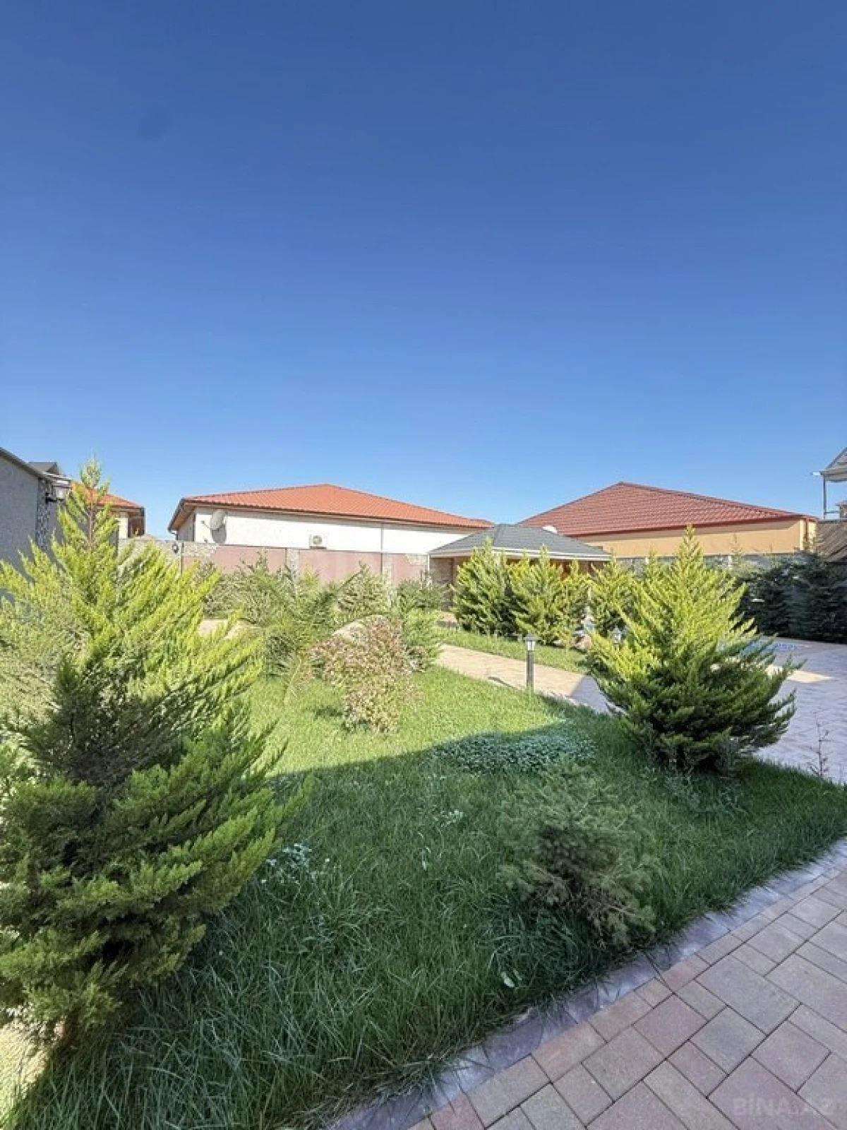 Satılır 4 otaqlı həyət evi 180 m²