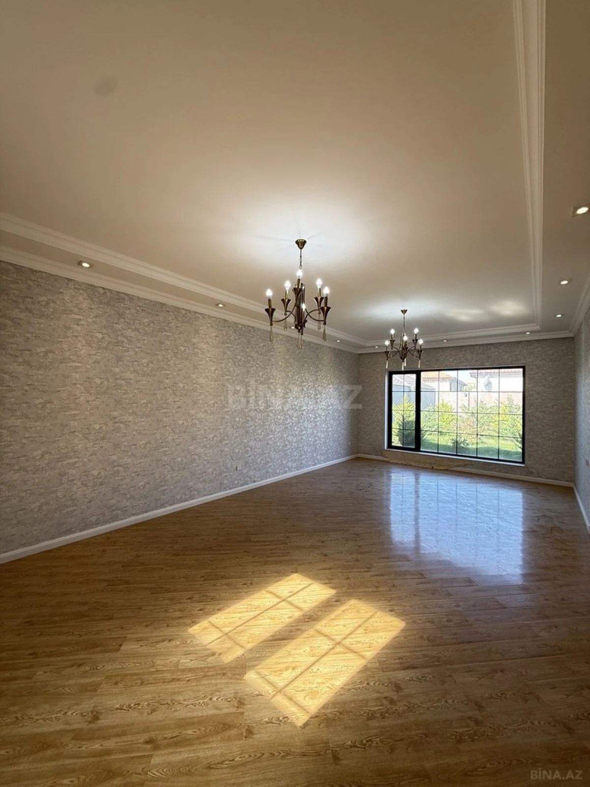 Satılır 4 otaqlı həyət evi 180 m²