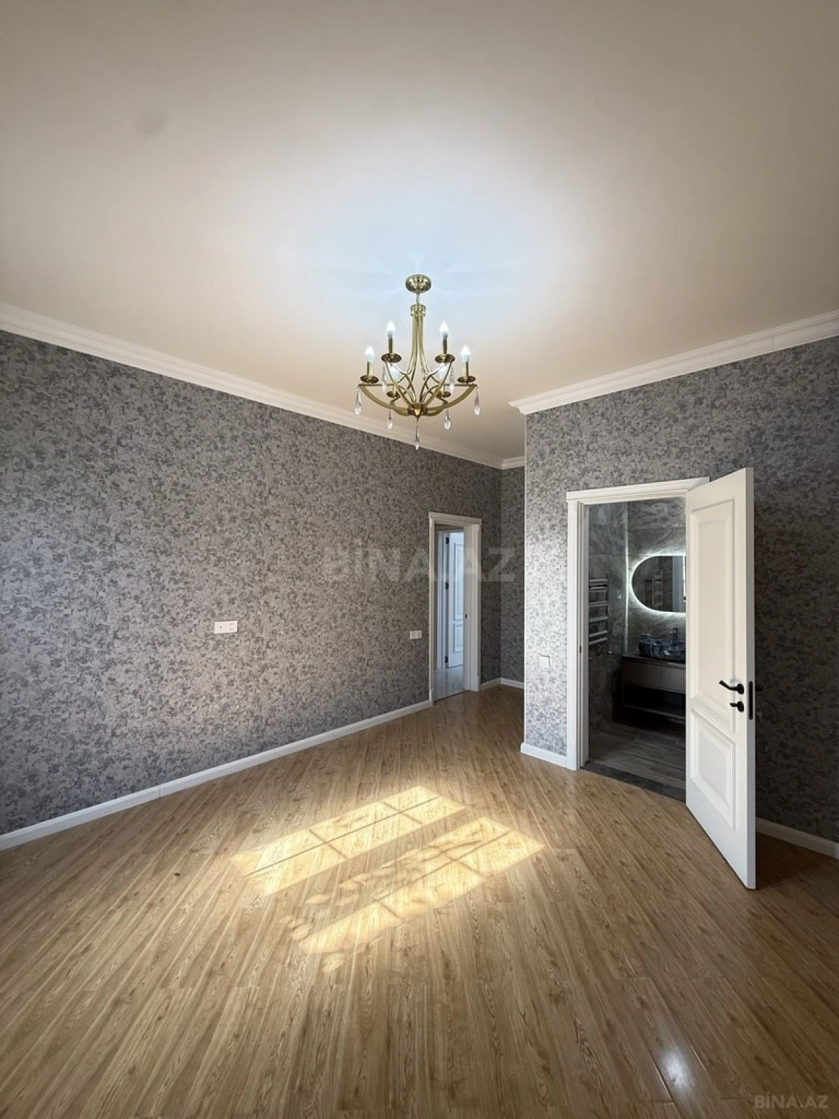 Satılır 4 otaqlı həyət evi 180 m²