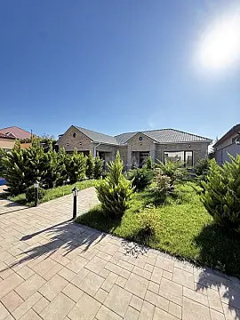 Satılır 4 otaqlı həyət evi 180 m²