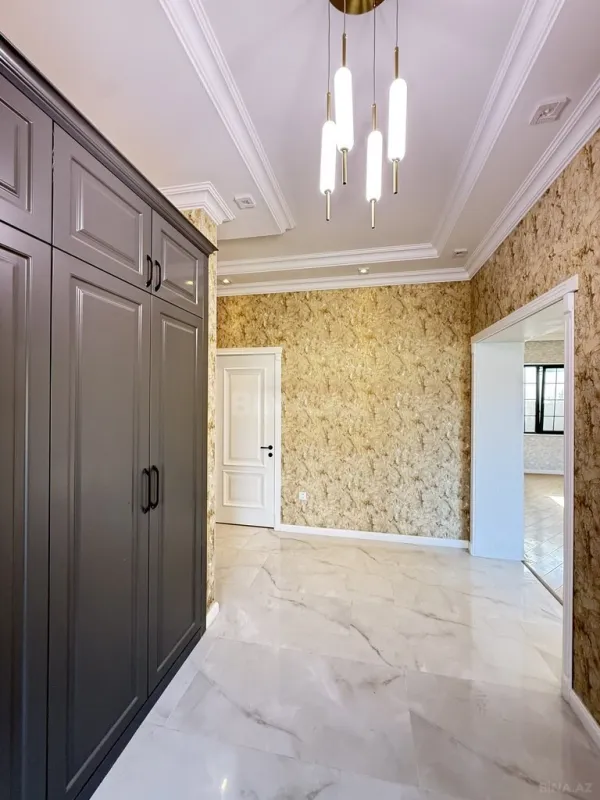 Satılır 4 otaqlı həyət evi 180 m²