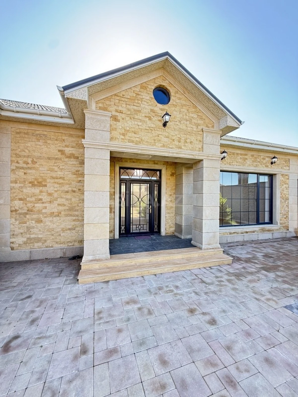 Satılır 4 otaqlı həyət evi 180 m²