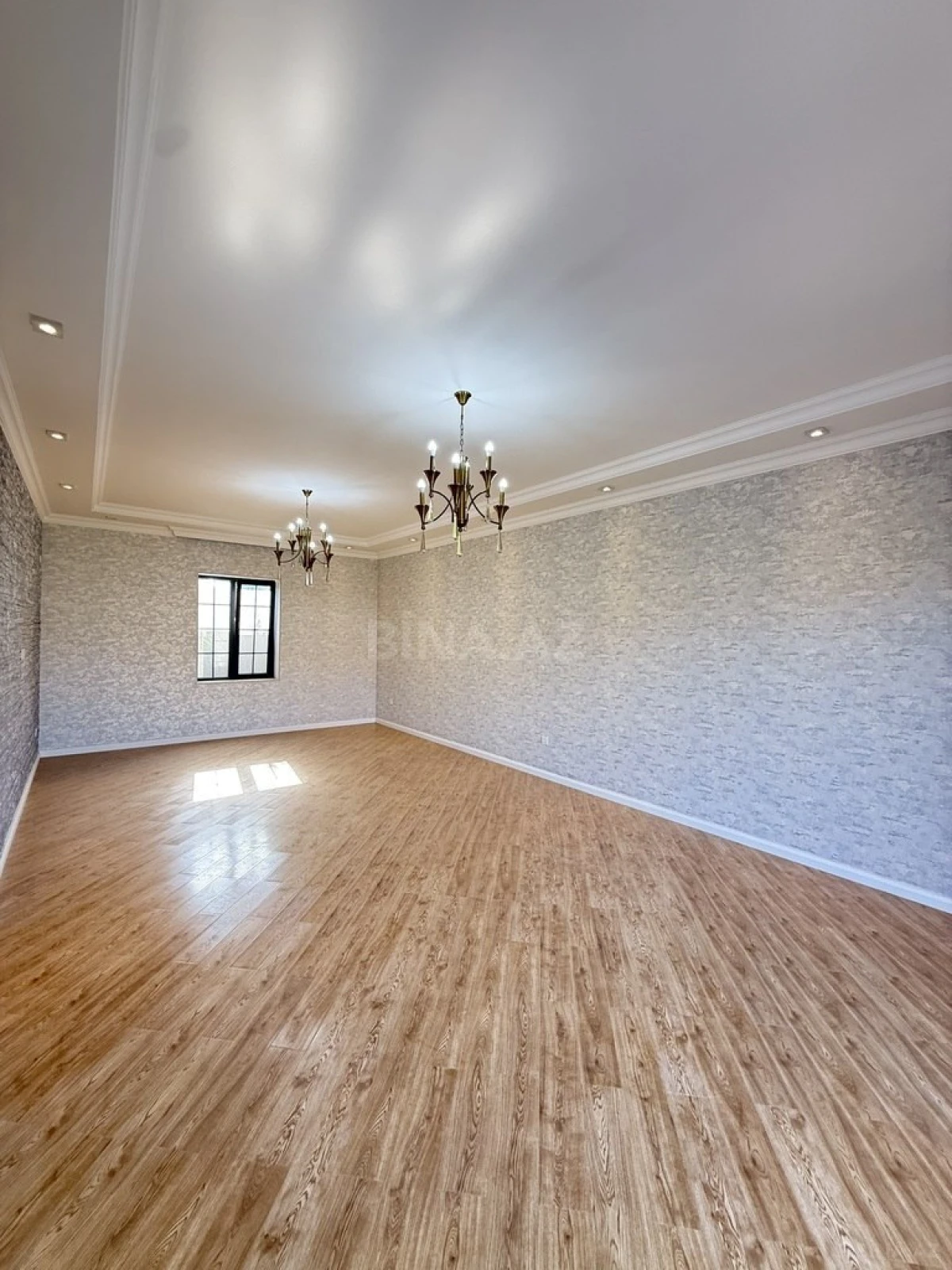 Satılır 4 otaqlı həyət evi 180 m²
