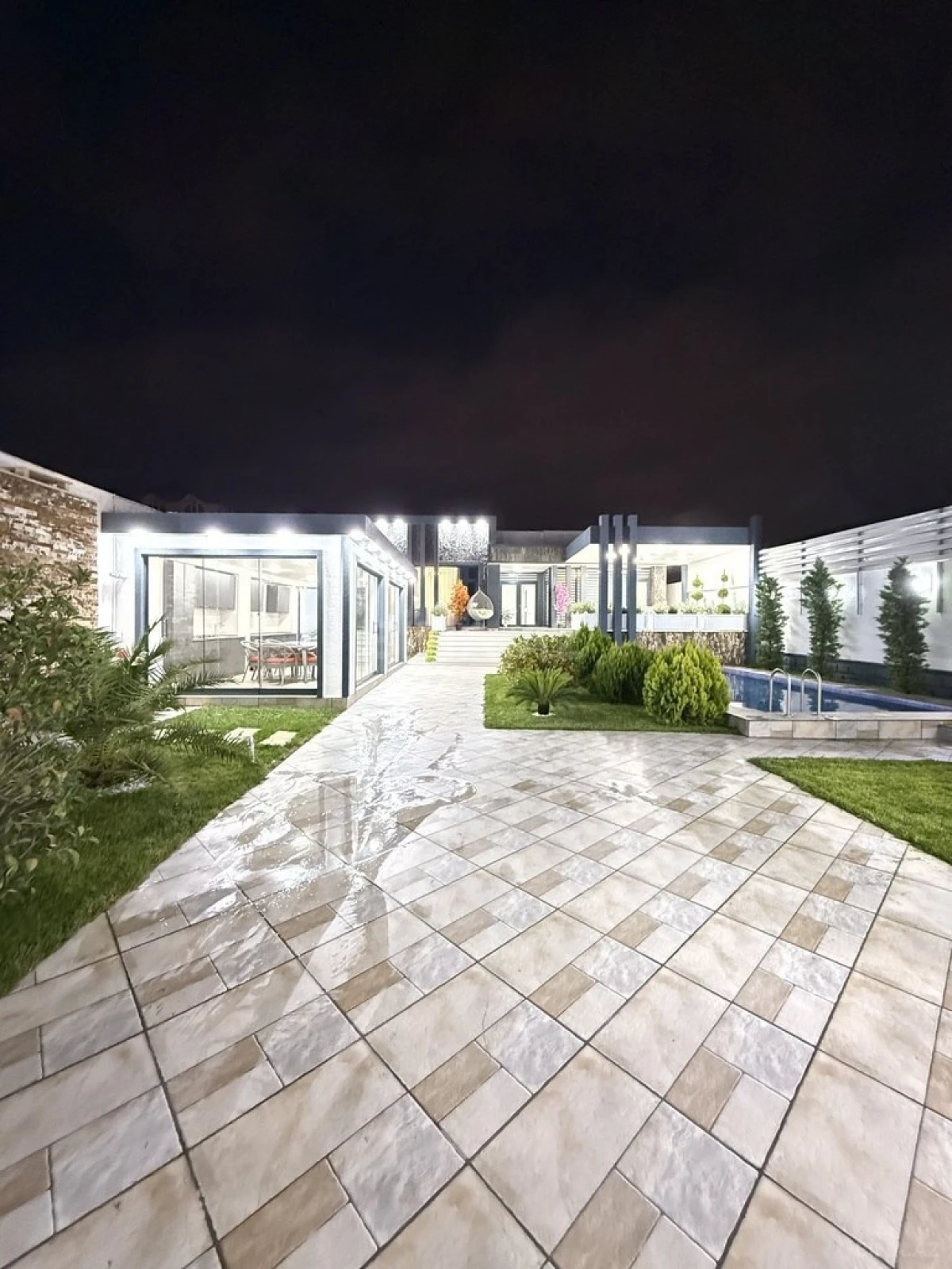 Satılır 4 otaqlı həyət evi 180 m²