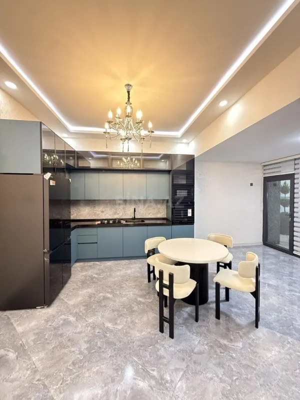 Satılır 4 otaqlı həyət evi 180 m²