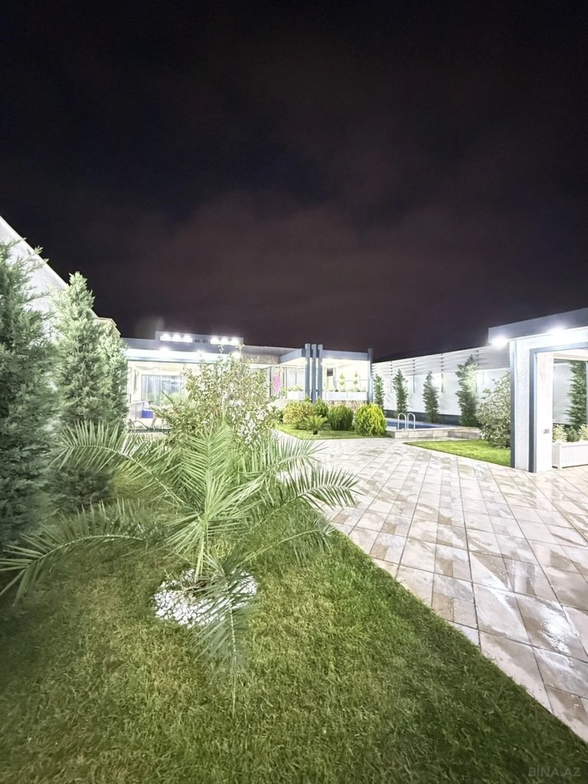 Satılır 4 otaqlı həyət evi 180 m²