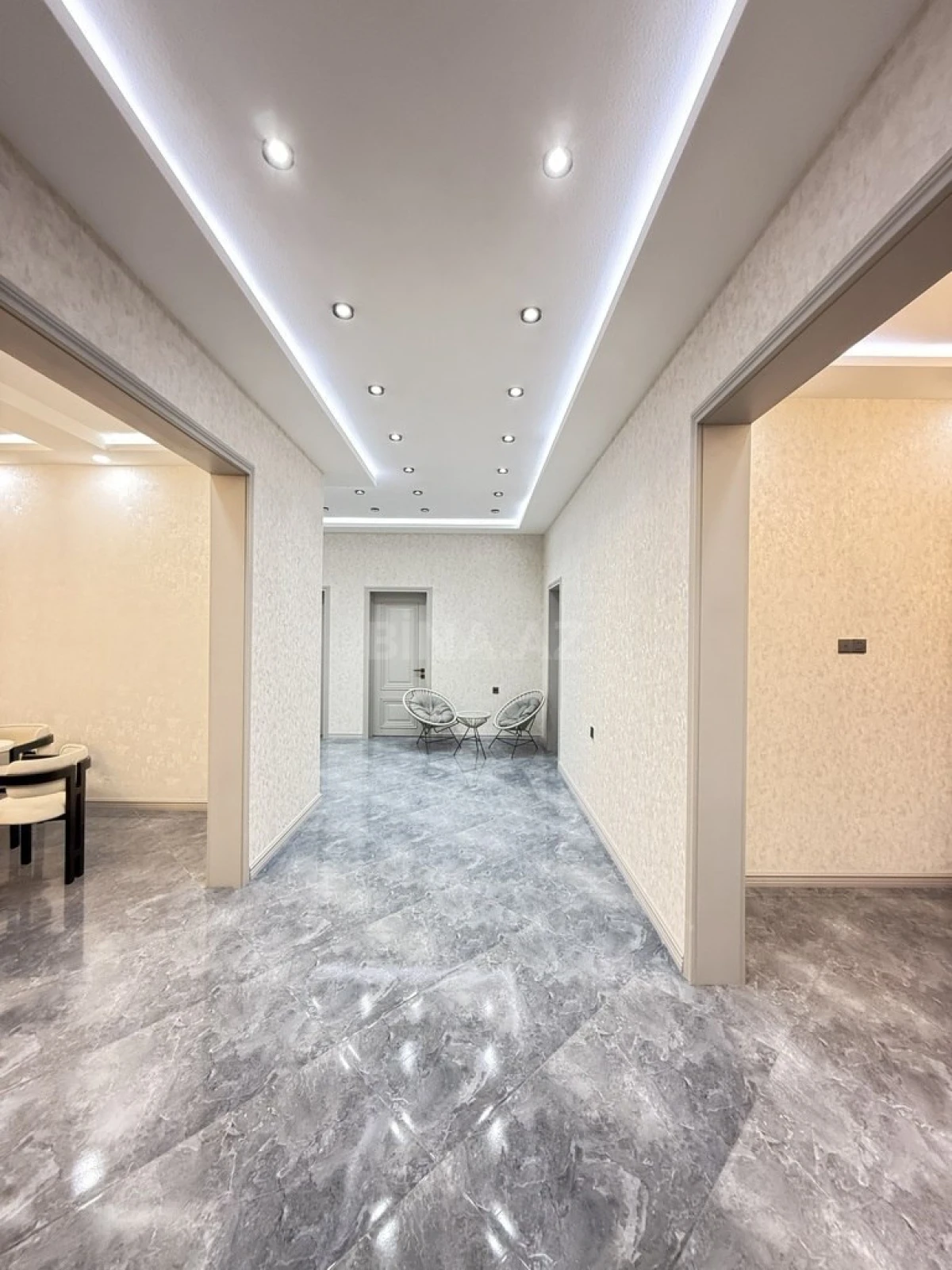 Satılır 4 otaqlı həyət evi 180 m²