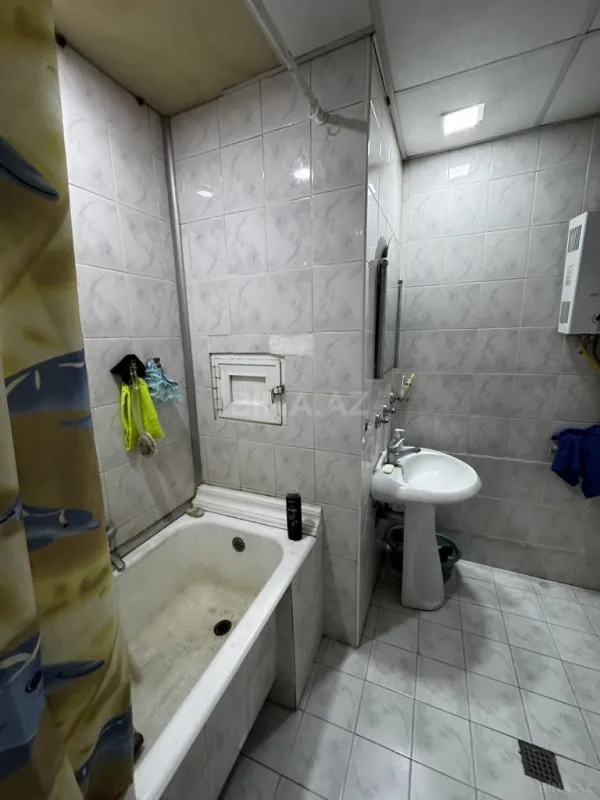 Satılır 3 otaqlı mənzil 95 m²