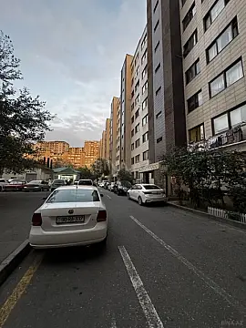 Satılır 3 otaqlı mənzil 95 m²