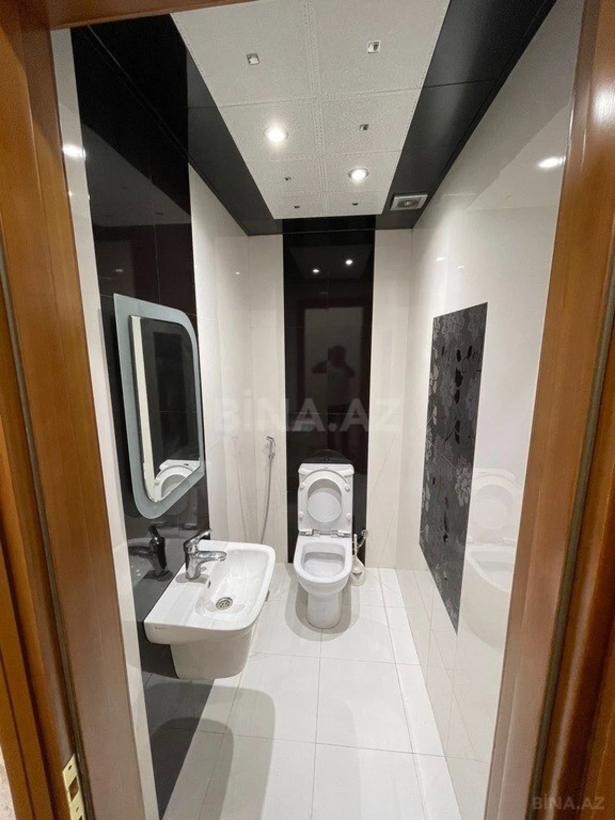 Kirayə verilir 3 otaqlı mənzil 140 m²