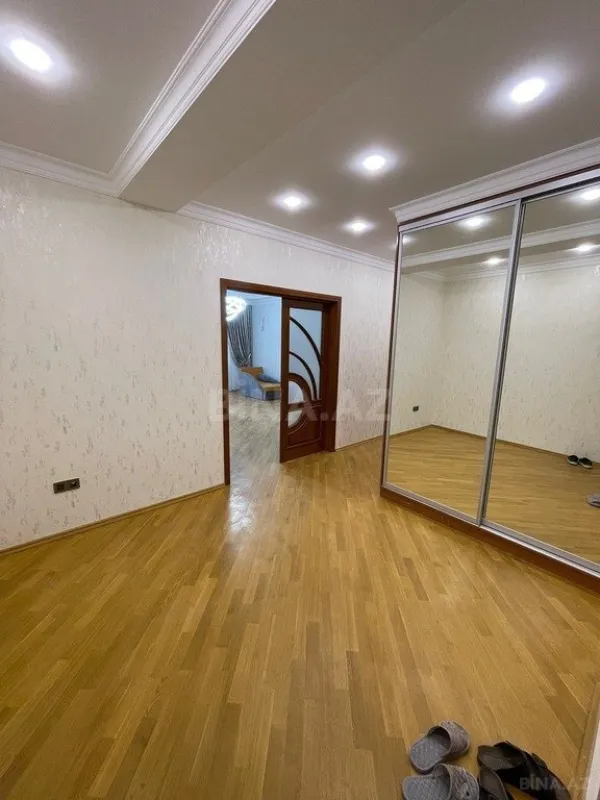 Kirayə verilir 3 otaqlı mənzil 140 m²