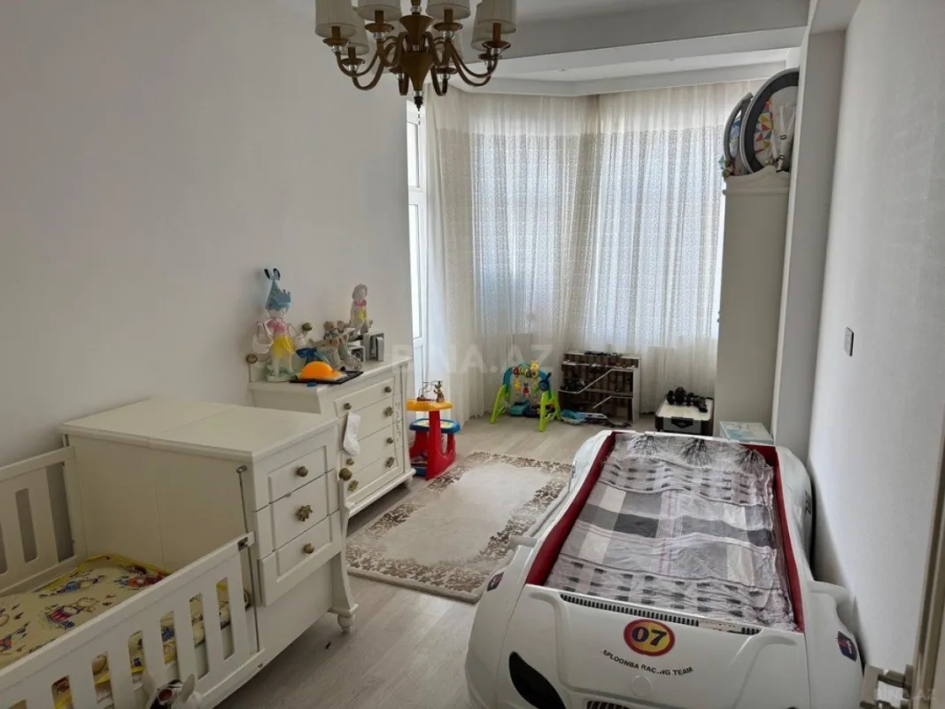 Satılır 3 otaqlı mənzil 120 m²