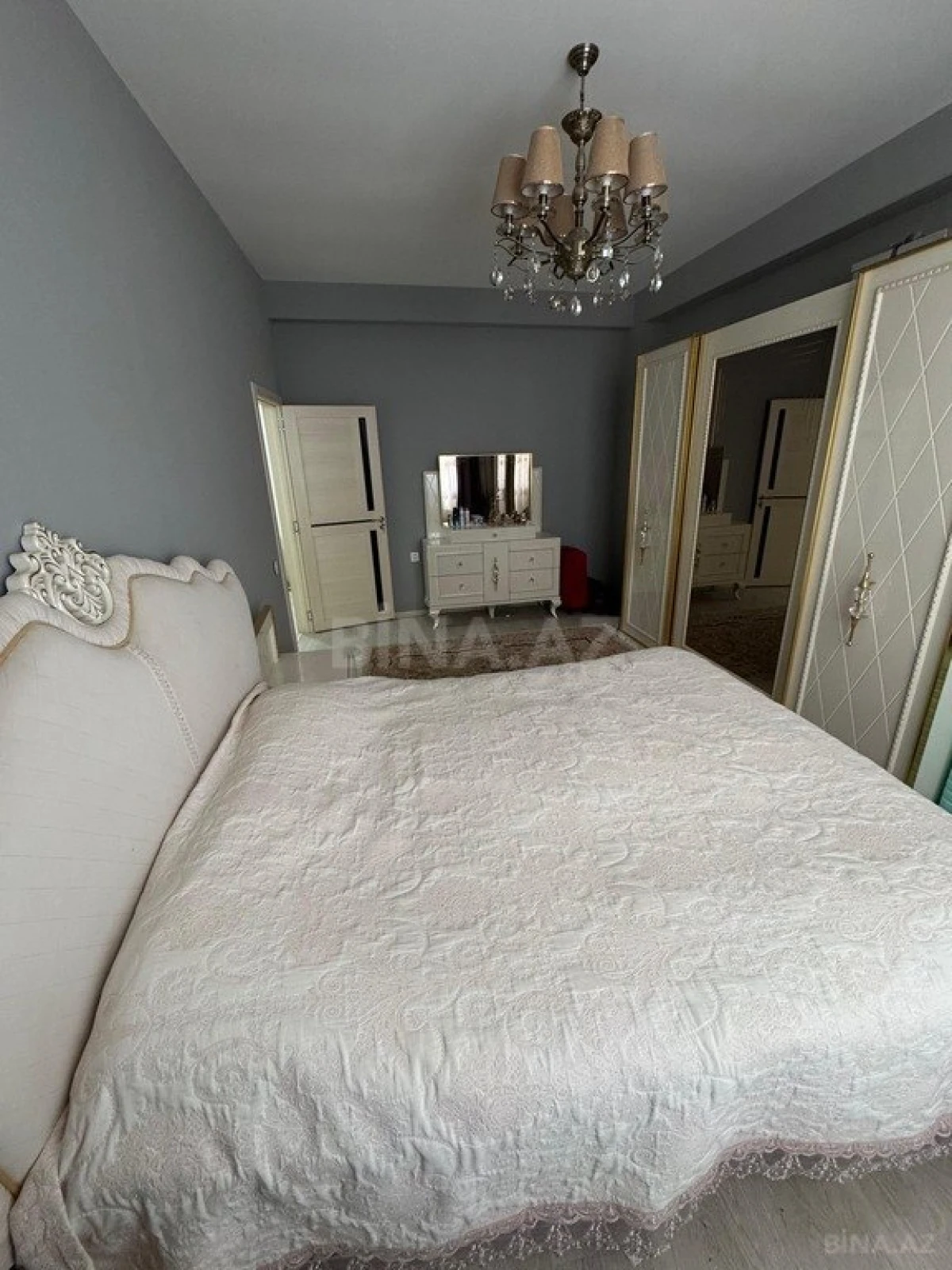 Satılır 3 otaqlı mənzil 120 m²